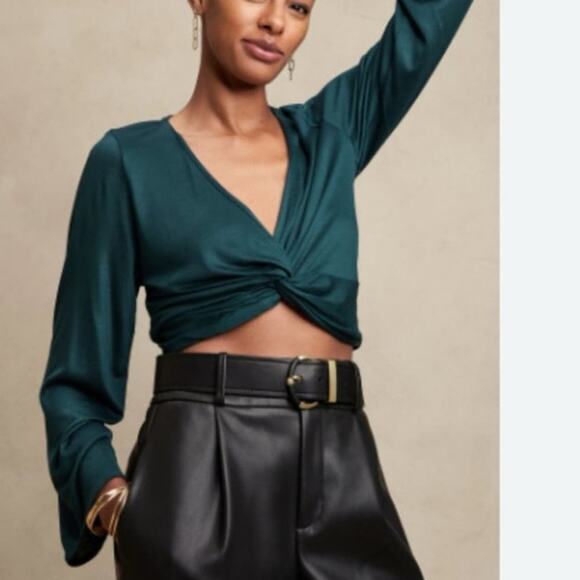 NWT Banana Republic L Silkyluxe Center Twist Top Dark Kelly Green Teal Ballerina - Picture 2 of 9